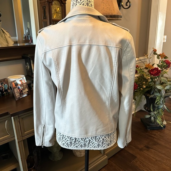 Leather Jacket - Picture 2 of 8